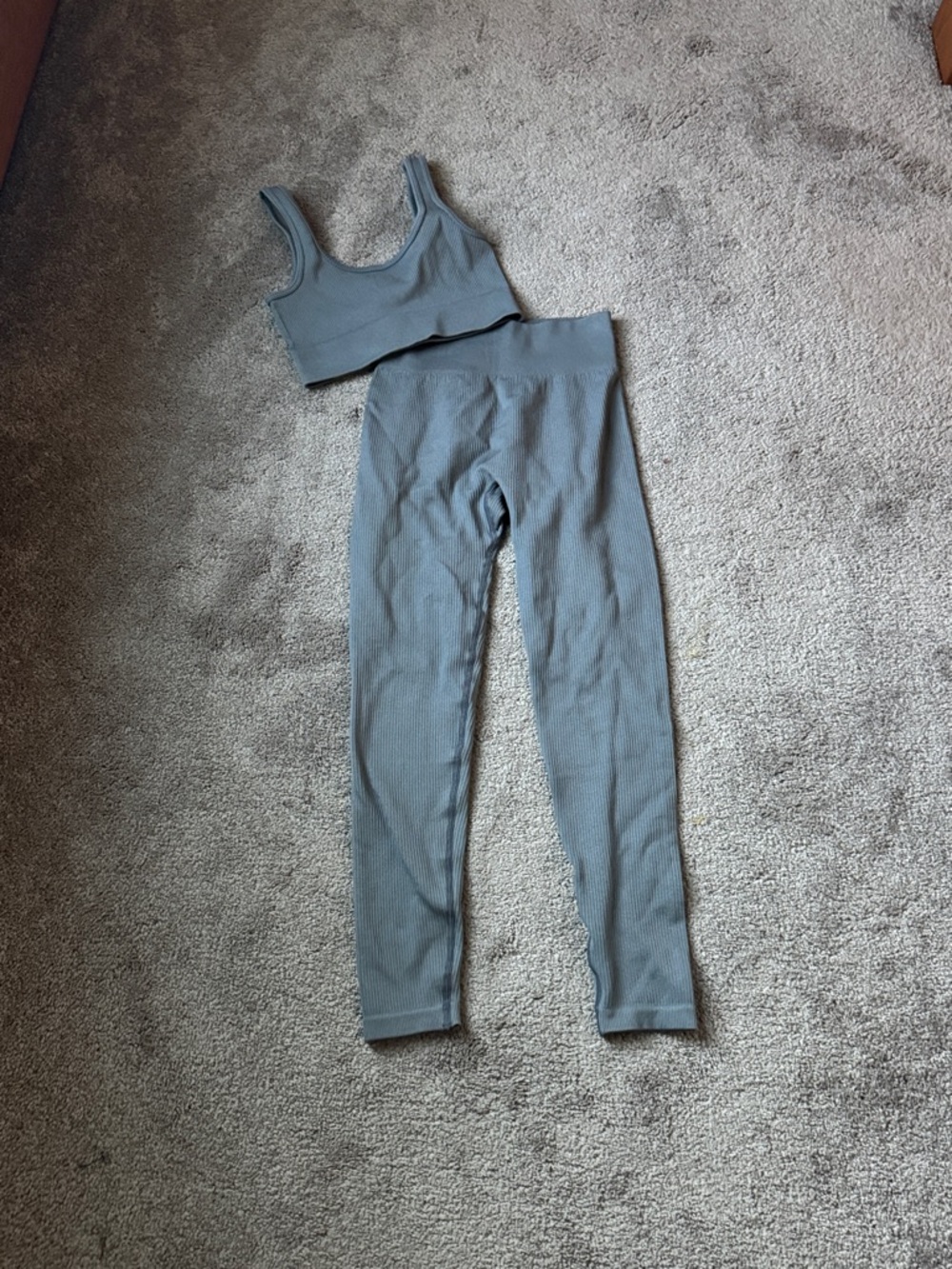 Gray Ribbed Seamless Activewear Set Sports Bra Leggings Gym Workout SIZE S